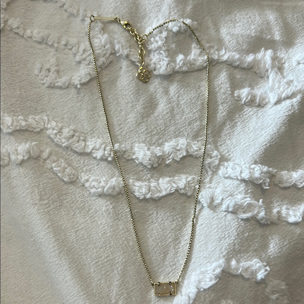 Elegant Gold Necklace